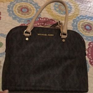 Meet your Posher, Karla